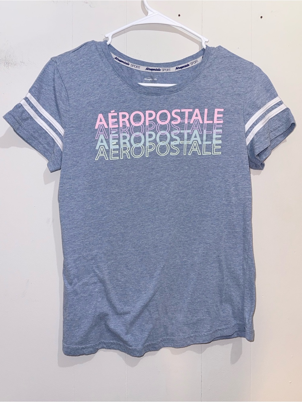 Aeropostale Sport Stacked Graphic Varsity Stripe Tee Shirt Size Medium Blue